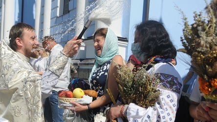Українці відзначають Яблучний Спас: найсвітліші привітання до великого свята - 285x160