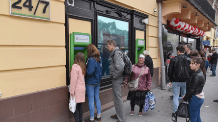 Боржники можуть залишитися без пенсії та допомоги: як захистити виплати - 290x160