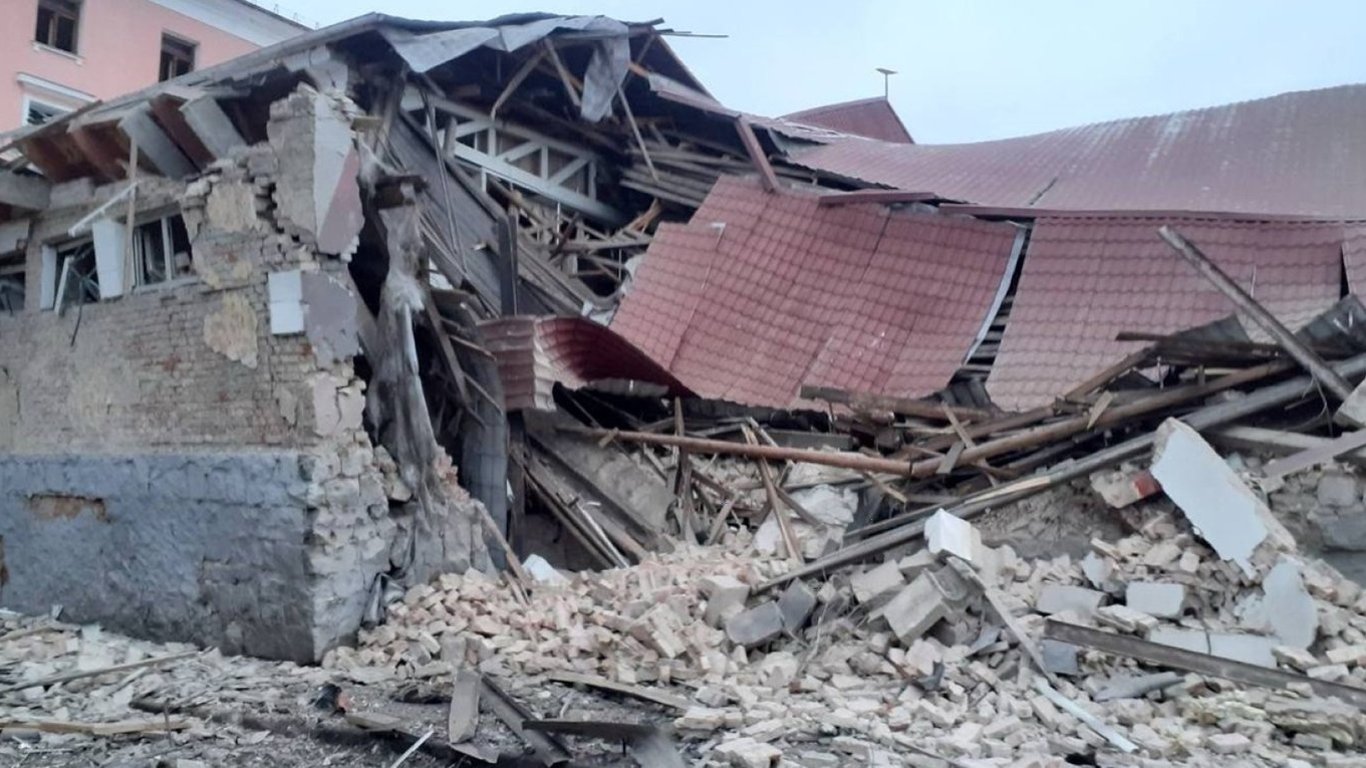 Во время ракетной атаки на Киев разбомбили известный стадион