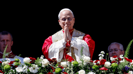 Папа Лев у великодній промові закликав усіх скласти зброю і йти до миру - 285x160