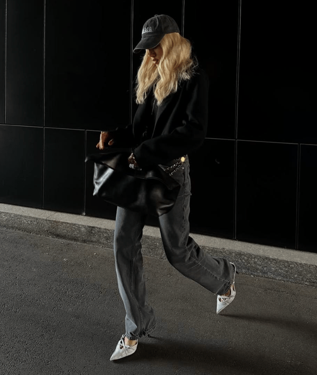 Кепку можна носити навіть під підбори