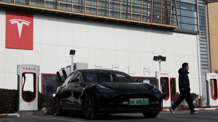 Tesla знизила ціни на свої авто — скільки зараз коштують електрокари Маска у США - 290x160