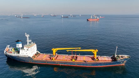 Робота зернових коридорів у Чорному морі — скільки кораблів на завантаженні - 285x160