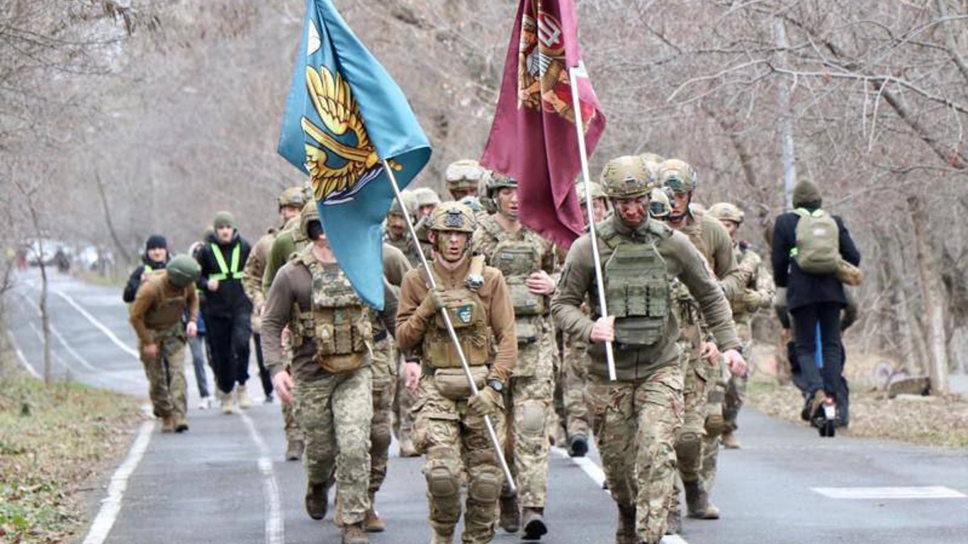 Одесские выпускники военного вуза провели забег "Бегу за побратима"