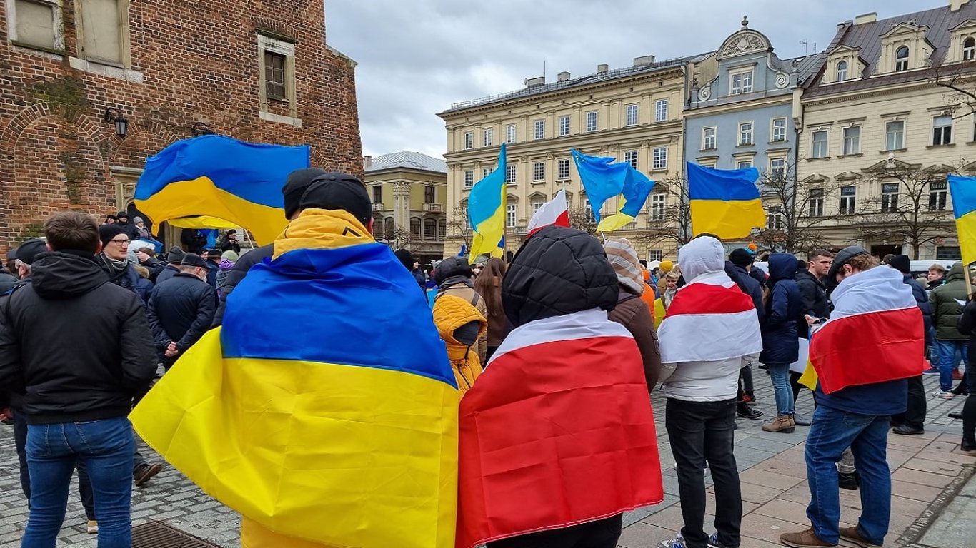 Як українцям з інвалідністю отримати грошову допомогу у Польщі