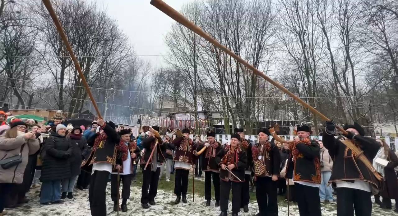 Заради найслабкіших — у Львові допомагали рятувати тваринок - фото 6