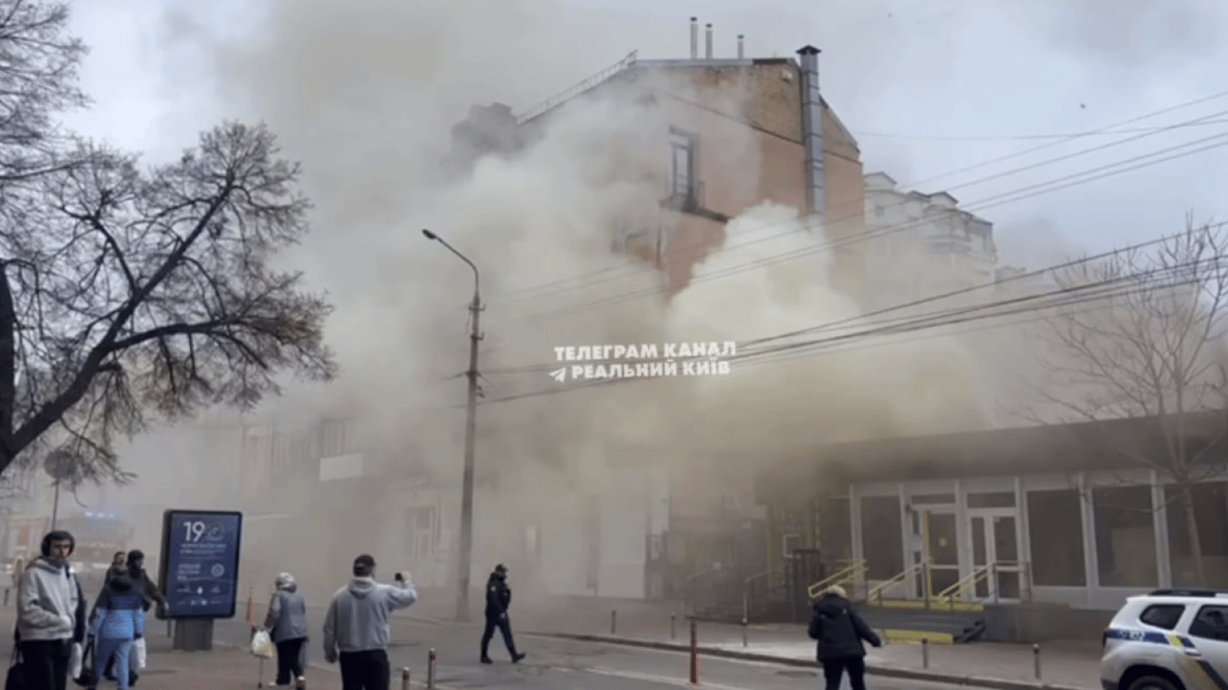 В Киеве на Подоле произошел пожар — что известно