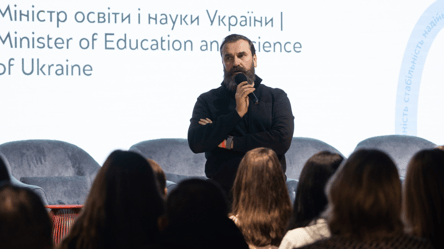 В Минобразования прогнозируют сокращение первокурсников — причина - 285x160