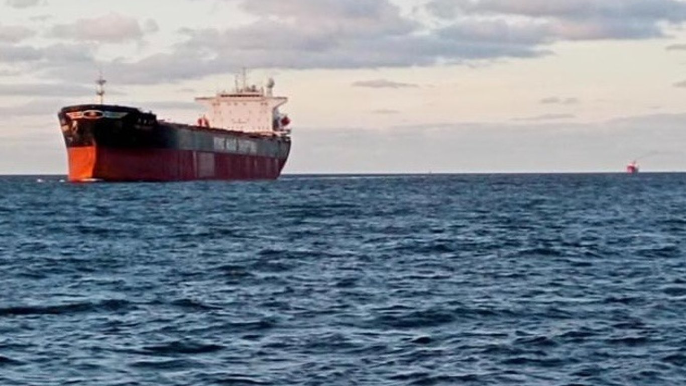 Попит зростає: три судна прямують тимчасовим коридором до одеських портів
