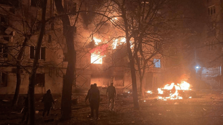 Оккупанты ударили по жилому дому в Запорожье — фото - 290x160