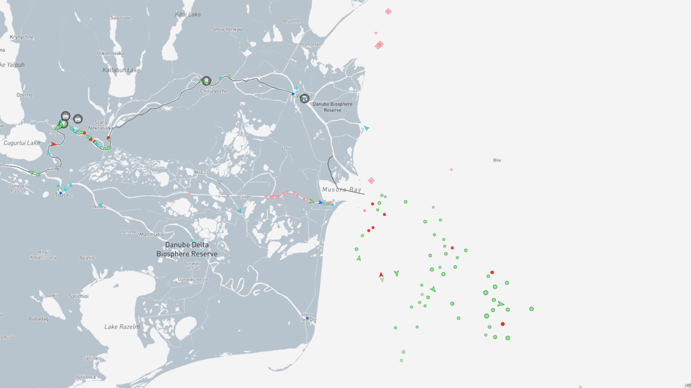 Понад сорок суден завантажуються у портах Великої Одеси - фото 1