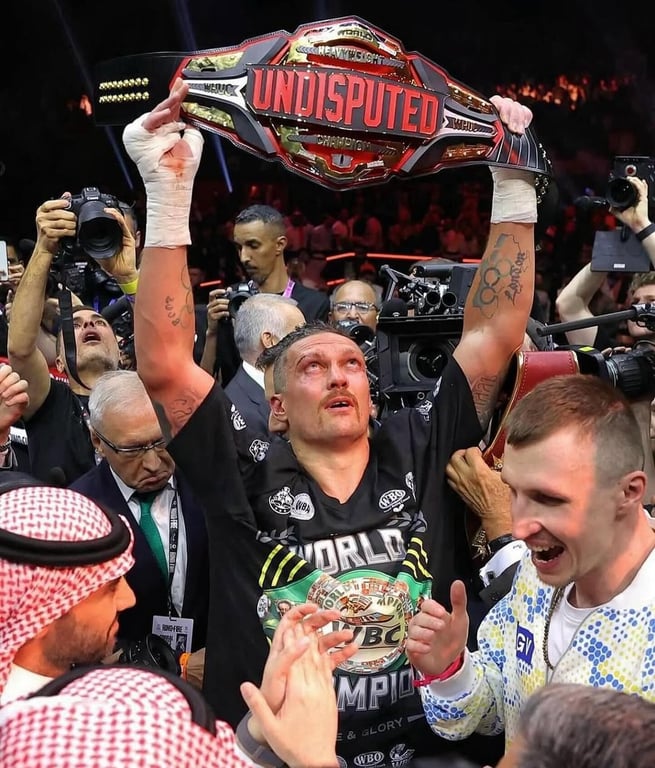 Александр Усик