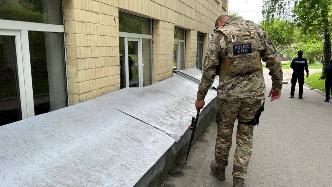 В Киевской области полиция проверяет информацию о заминировании учебных заведений