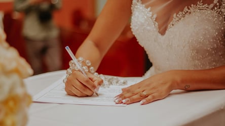 Вопрос имущества и не только — о чем можно договориться в брачном контракте - 285x160