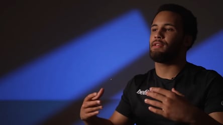 Экc-чемпион назвал соперника, который нужен Итауме перед Усиком - 285x160