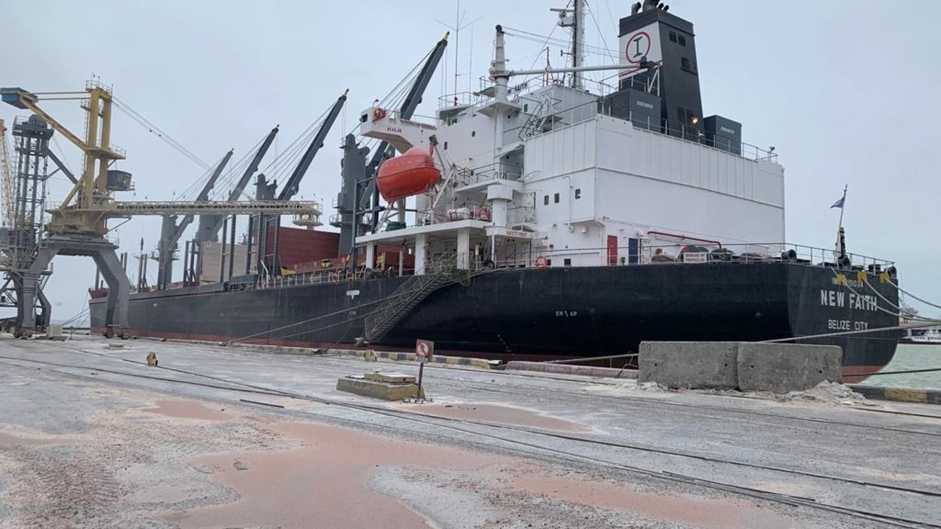 "Зерновая инициатива" в действии: из портов Большой Одессы вышли шесть судов