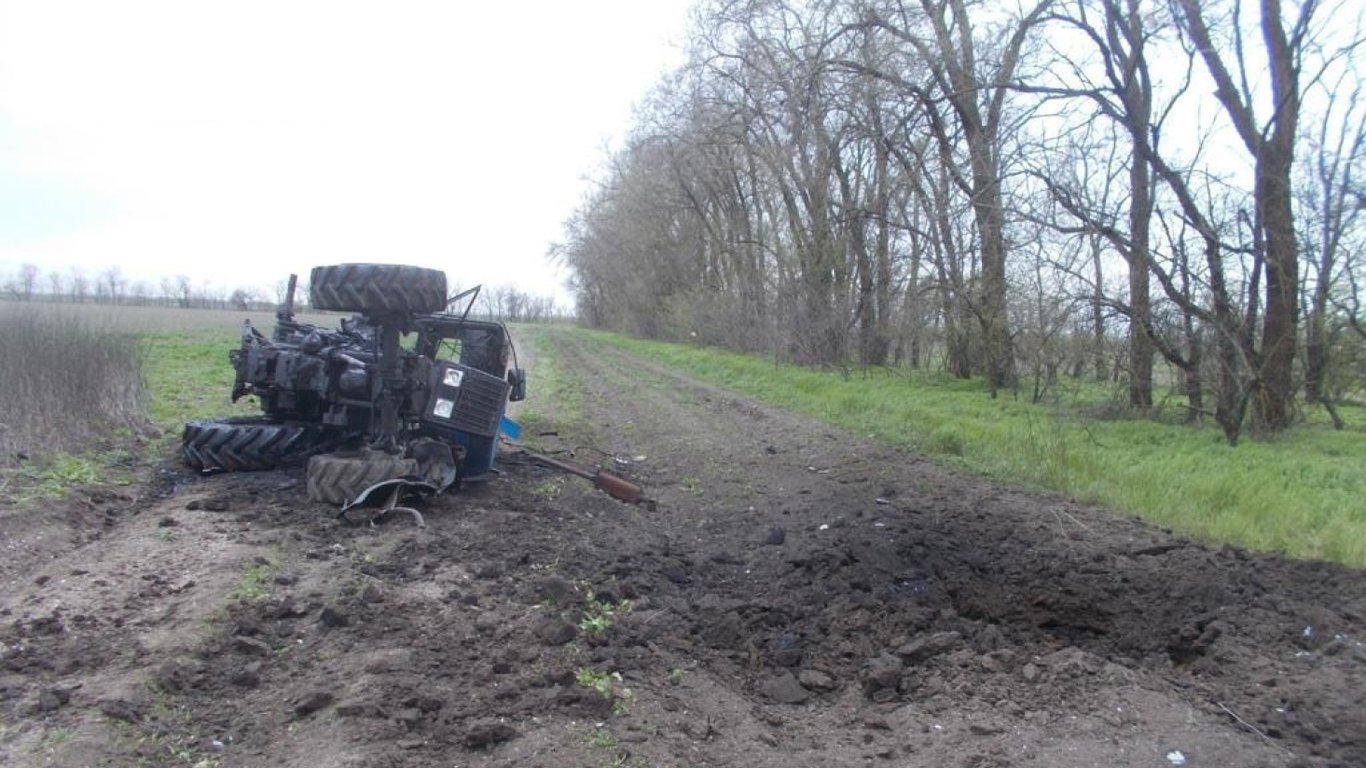 На Херсонщині тракторист підірвався на міні: деталі