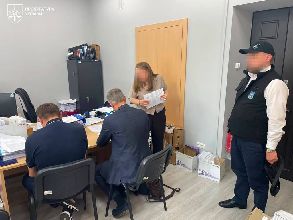 Понад 21 млн грн несплаченого ПДВ під час імпорту компонентів для вибухових речовин: нові підозри у справі постачання боєприпасів для Міноборони