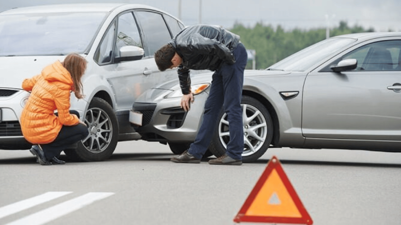 Що робити, якщо потрапили у ДТП: алгоритм дій від поліції