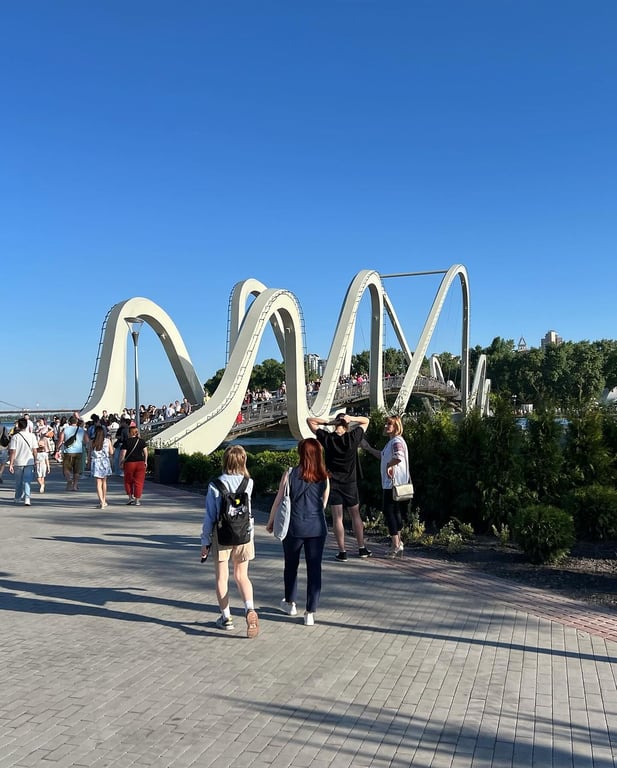 Ольга Сумская на новом мосту Кличко