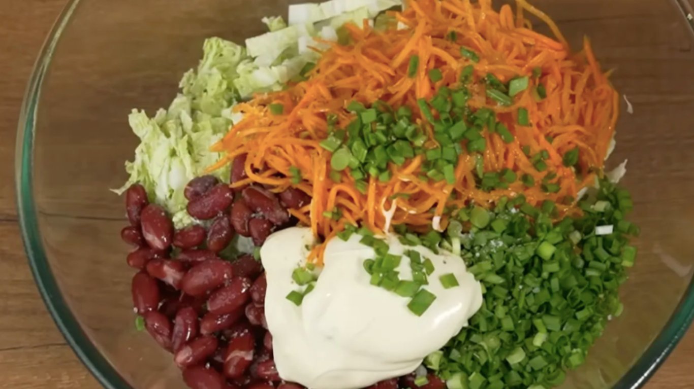 рецепт салату з пекінською капустою та квасолею