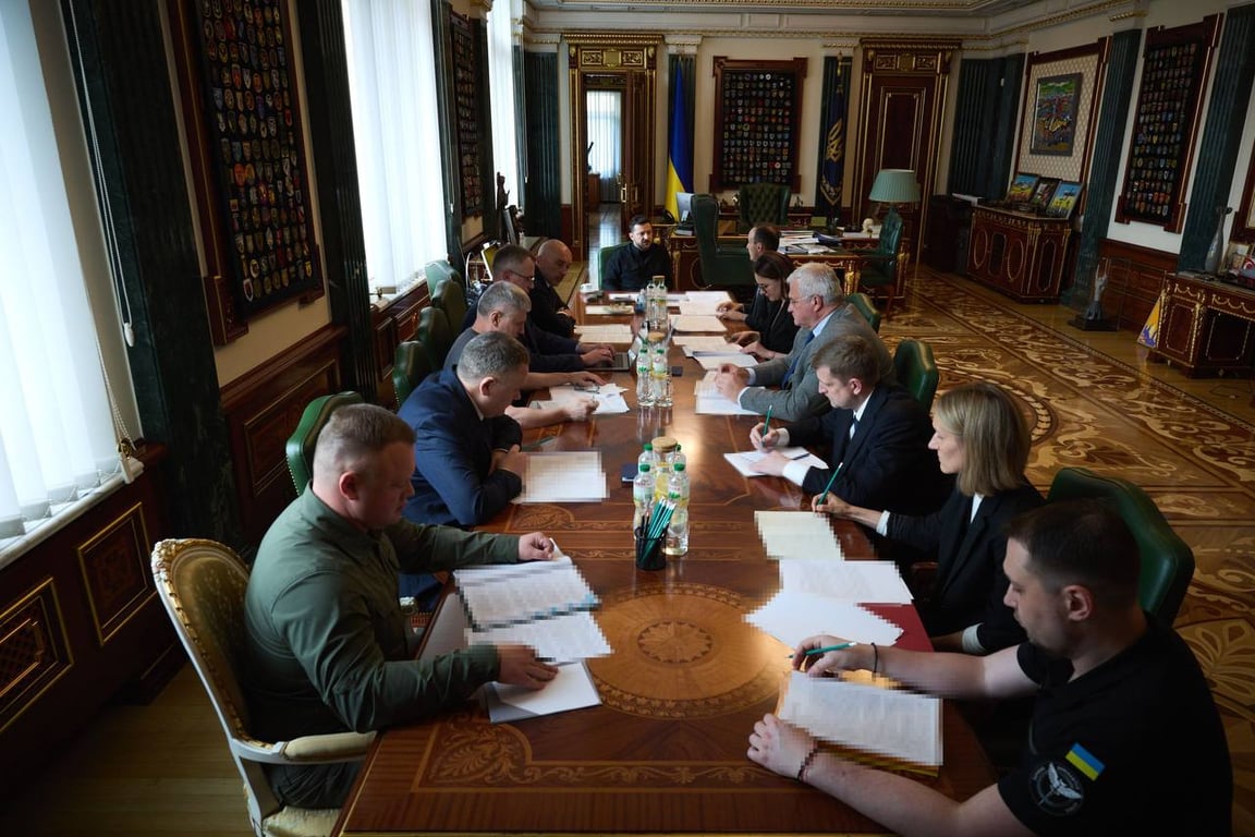 Zelensky held a meeting on June 19