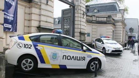 В центре Львова полиция остановила автомобиль, которым управлял 14-летний подросток - 285x160