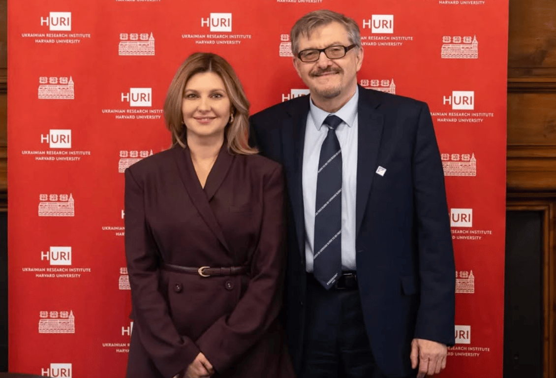 Для натхнення — 5 елегантних образів у стилі Олени Зеленської - фото 3