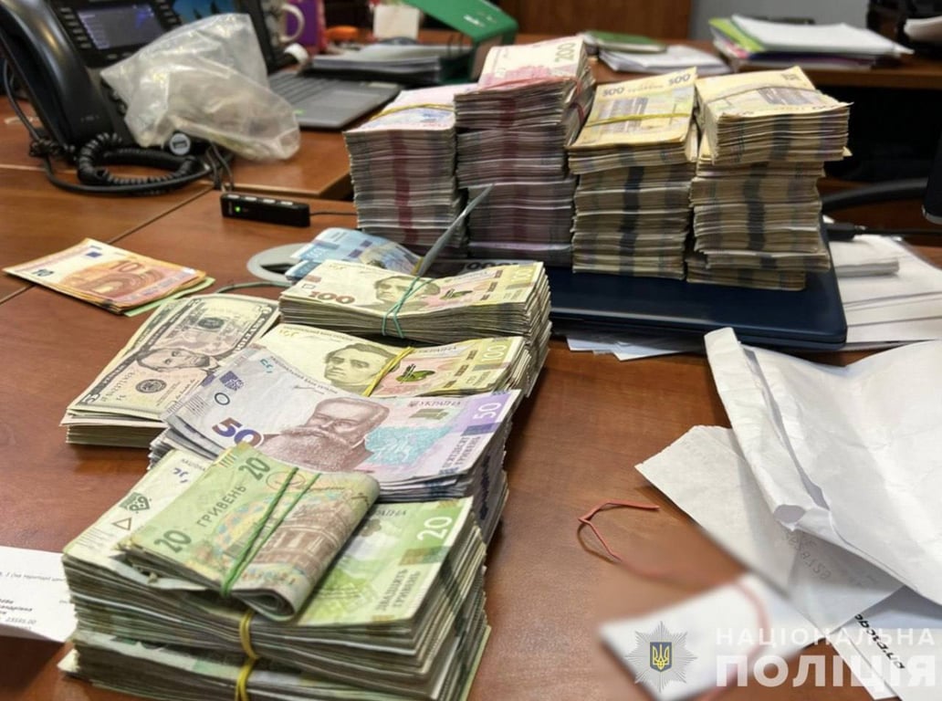 Бізнес під окупацією: як екснардеп платив податки Росії та перереєстрував компанію