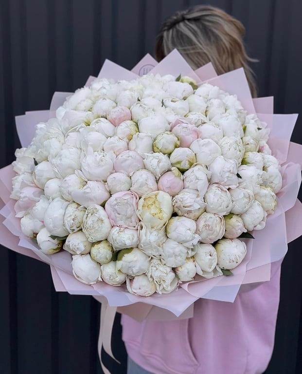 Півонії за 170 тис. грн — що відбувається з цінами на букети - фото 3