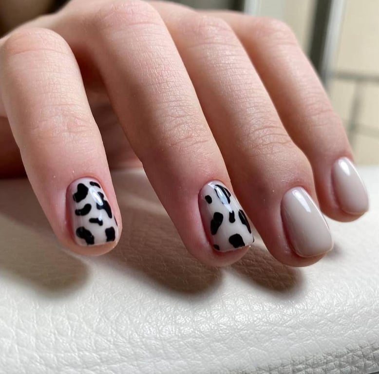 З цим принтом манікюр буде мати чудовий вигляд