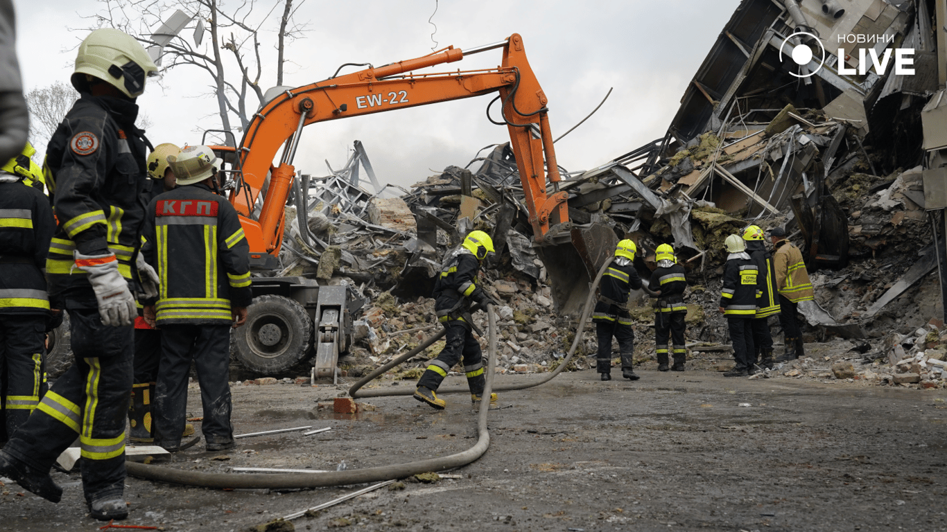Два роки потому — річниця обстрілу банку у центрі Одеси - фото 4