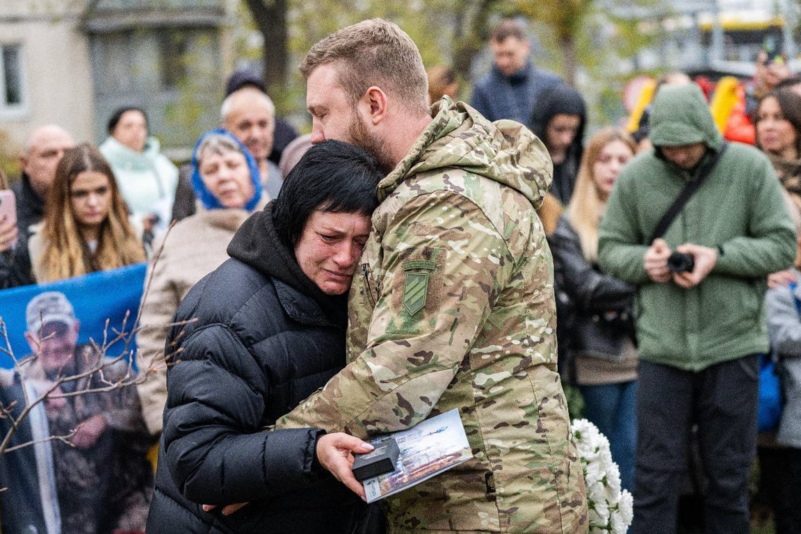 У Києві відкрили меморіал загиблим воїнам 3 ОШБр - фото - фото 5