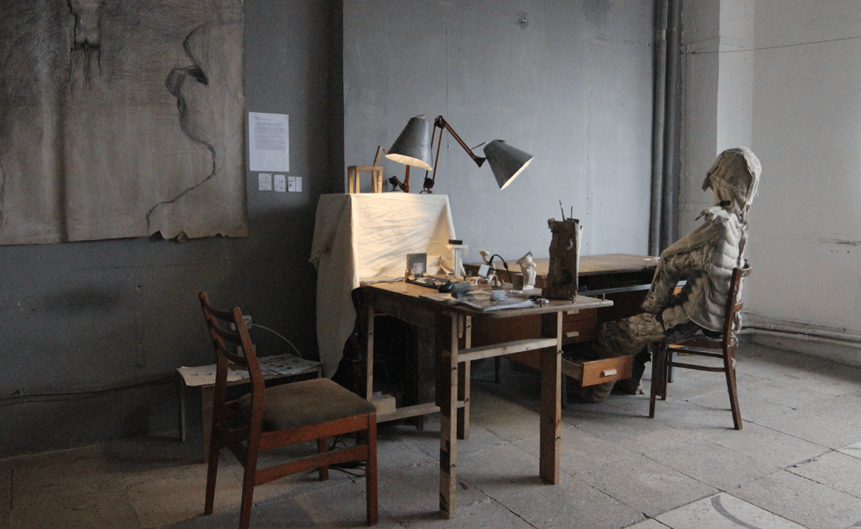 Робота "Я готовий до ядерного вибуху"