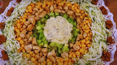 Рецепт незвичайного та свіжого салату з ківі та капустою - 285x160
