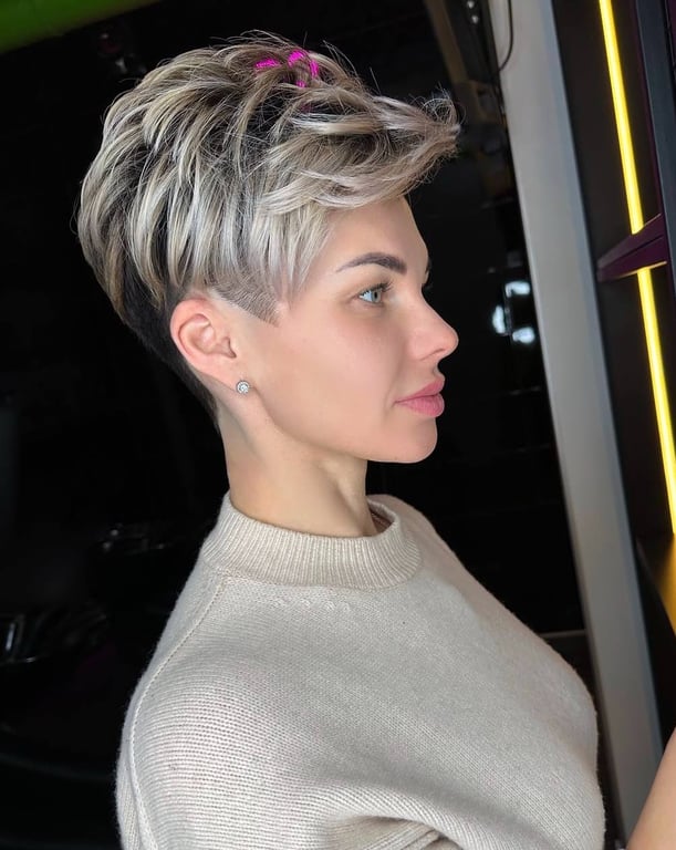 Можна поєднати стрижку піксі і боб в одному виконані