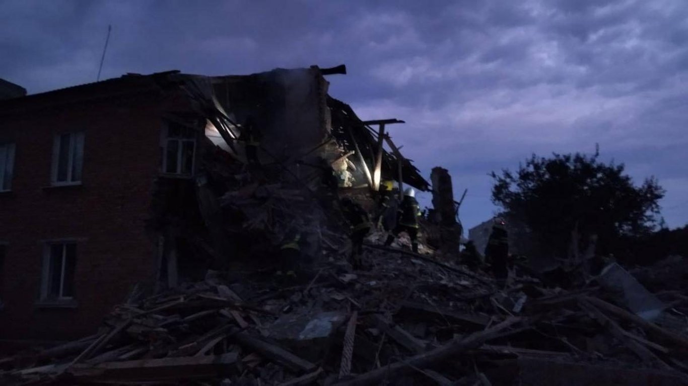 На Харківщині пролунали вибухи — внаслідок атаки "шахедами" поранено двоє людей