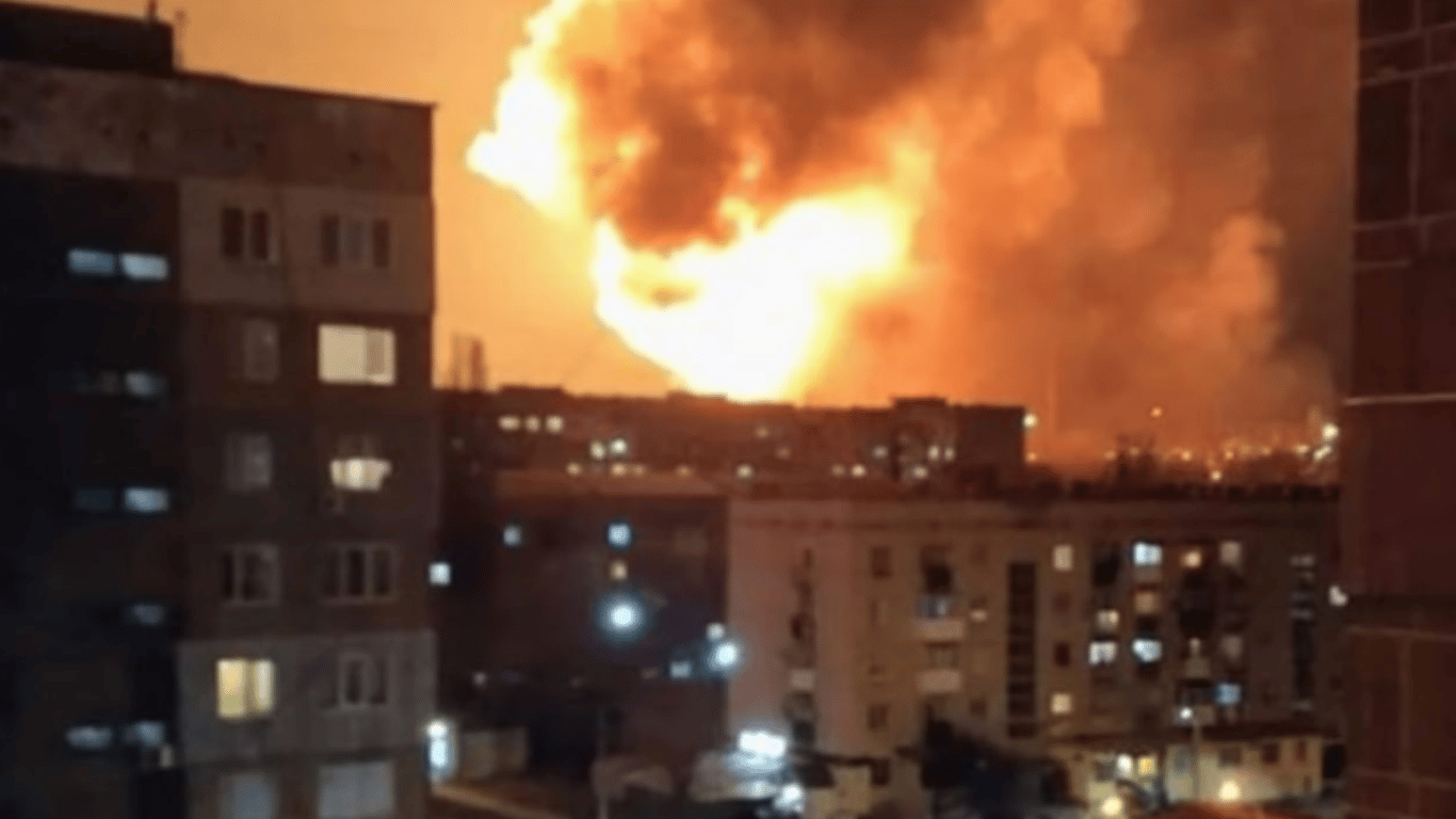 Explosions rang out in Kherson