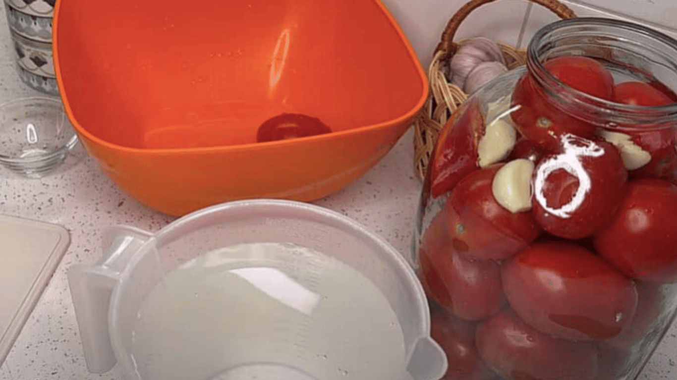 рецепт маринованих помідорів
