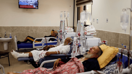 Тисячі пацієнтів в небезпеці: в лікарнях сектора Гази палива залишилося рівно на добу - 285x160