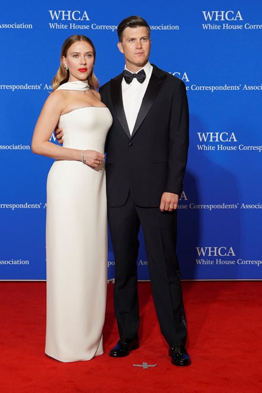 Актриса Скарлетт Йоханссон с супругом на красной дорожке.