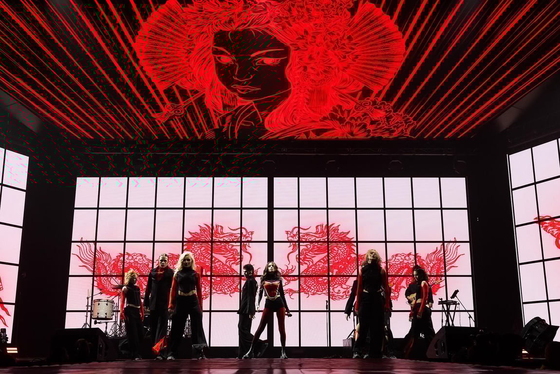 Сцена на концерті Наді Дорофєєвої