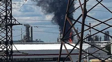Сили оборони уразили один з великих НПЗ у РФ та полігон окупантів - 304x171