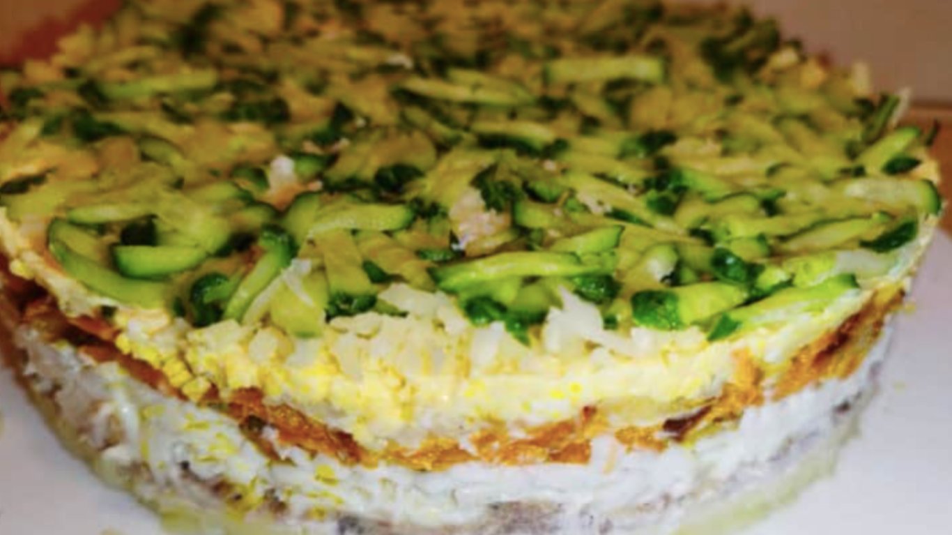 смачний салат з сардинами