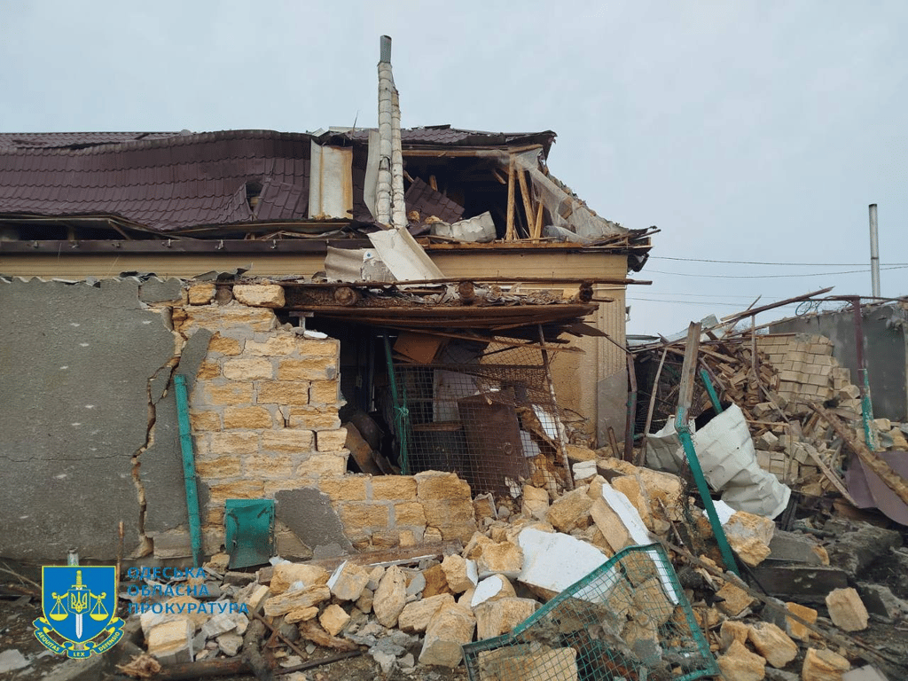 Наслідки нічної атаки на Одесу — фото - фото 2