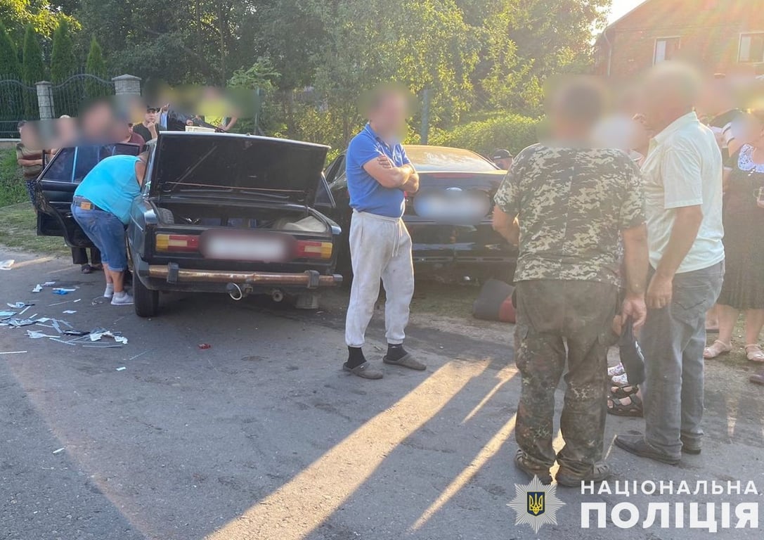 Во Львовской области пьяный водитель вызвал ДТП — есть пострадавшие - фото 1