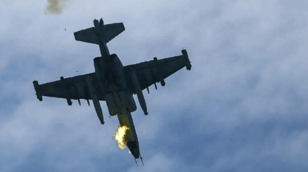 На Донбасі зенітники збили російський Су-25 - 285x160