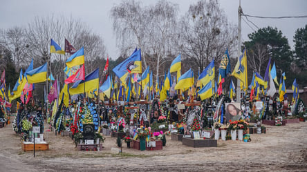 Ценой собственной жизни приближать мир — кладбище в флагах - 285x160