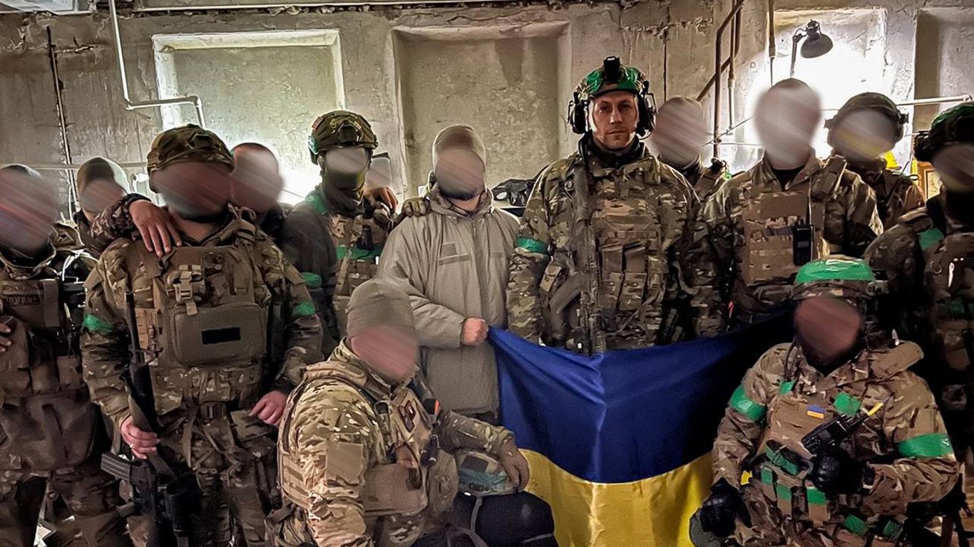 Командующий ССО Украины Виктор Хоренко посетил Бахмут