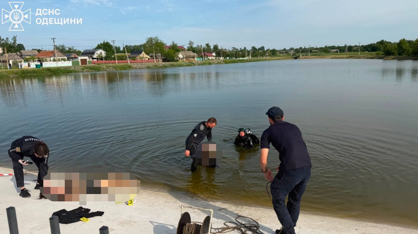 З дна ставку дістали тіла двох дівчат